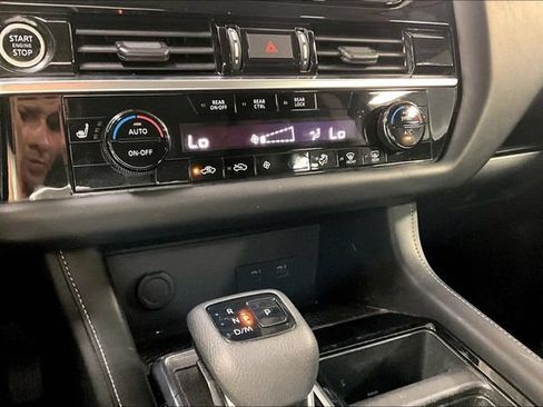 Used 2024 Nissan Pathfinder SV w/ Lighting Package (N92) AWD/4WD image 16