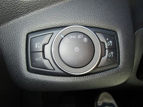 Used 2019 Ford Escape SE image 38