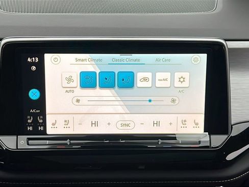 New 2026 Volkswagen Atlas Cross Sport SE image 27