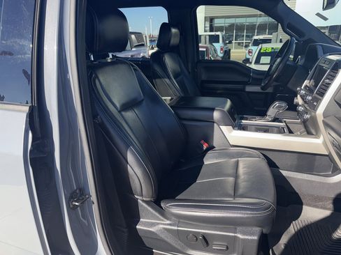 Used 2019 Ford F150 Lariat image 17