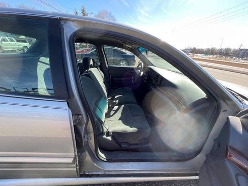 Used 2004 Buick Le Sabre Custom w/ Wheel and Sounds Package image 29