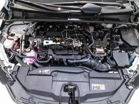 Used 2025 Toyota Prius XLE FWD image 33