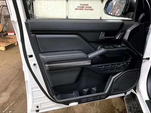 New 2026 Toyota 4Runner TRD Off-Road Premium AWD/4WD image 10
