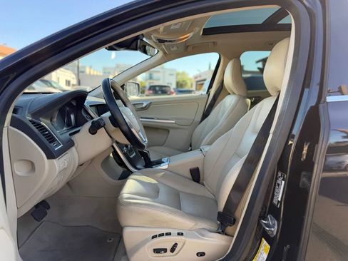 Used 2015 Volvo XC60 T5 Premier w/ Proximity Package image 22