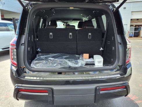 New 2025 Nissan Armada SL w/ Captain's Chari Seat Package image 38