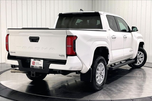 Certified 2025 Toyota Tacoma SR5 AWD/4WD image 14
