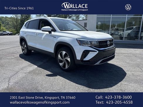 Used 2024 Volkswagen Taos SE w/ Panoramic Sunroof Package AWD/4WD image 1