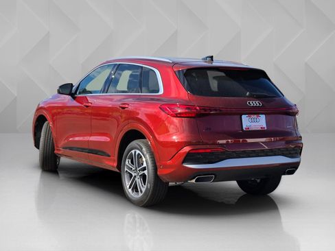 New 2025 Audi Q5 Premium AWD/4WD image 4