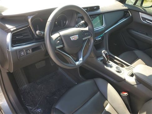 Used 2023 Cadillac XT6 Luxury image 17