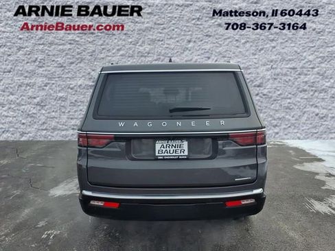 Used 2024 Jeep Wagoneer Series II w/ Flexible Seating Group image 10
