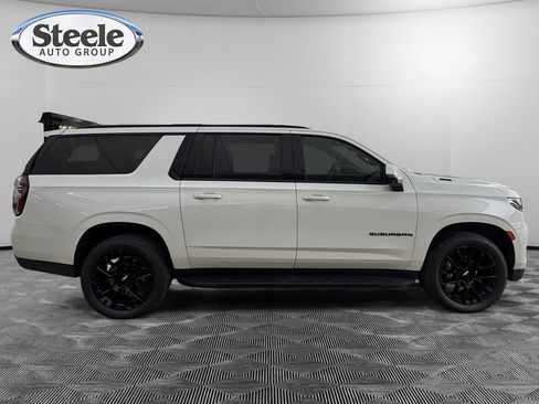 Used 2022 Chevrolet Suburban RST w/ Luxury Package AWD/4WD image 6