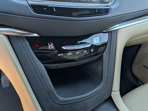 Used 2018 Cadillac XT5 Luxury w/ Driver Awareness Package image 12