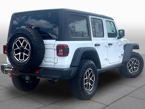 Used 2024 Jeep Wrangler Unlimited Rubicon AWD/4WD image 13