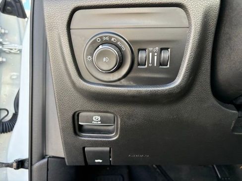 Used 2022 Jeep Grand Cherokee L Limited image 28