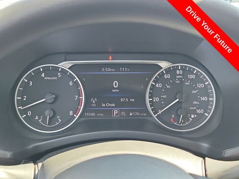 Used 2025 Nissan Sentra SV FWD image 9