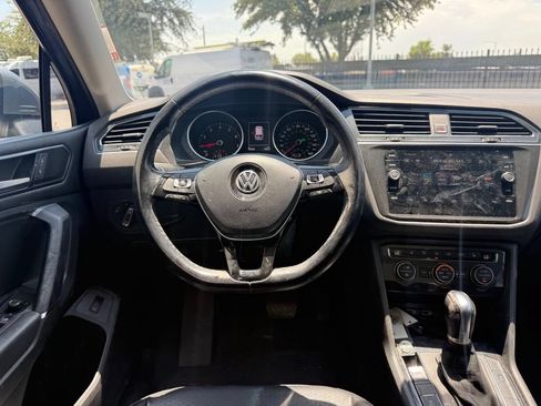 Used 2018 Volkswagen Tiguan SEL AWD/4WD image 8