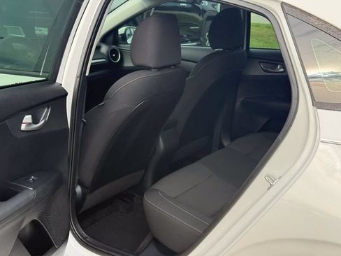 Used 2020 Kia Forte LXS FWD image 28