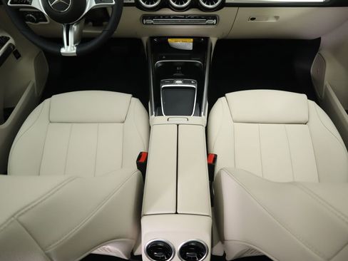 New 2026 Mercedes-Benz GLB 250 GLB 250 image 18