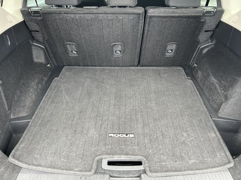 Used 2025 Nissan Rogue SV AWD/4WD image 16