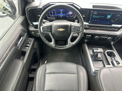 Used 2024 Chevrolet Silverado 1500 LTZ AWD/4WD image 17