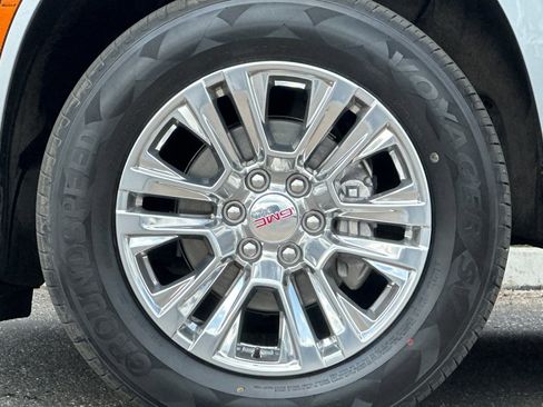 Certified 2025 GMC Yukon Denali image 28