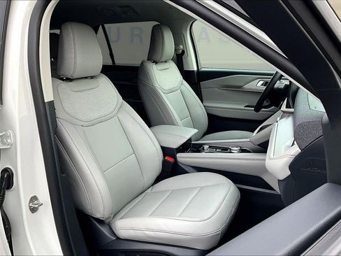 New 2026 Ford Explorer Active w/ Active Comfort Package image 11