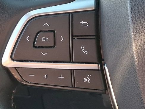 Used 2021 Toyota Highlander Platinum FWD image 21