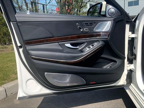 Used 2018 Mercedes-Benz S 560 4MATIC Sedan image 21