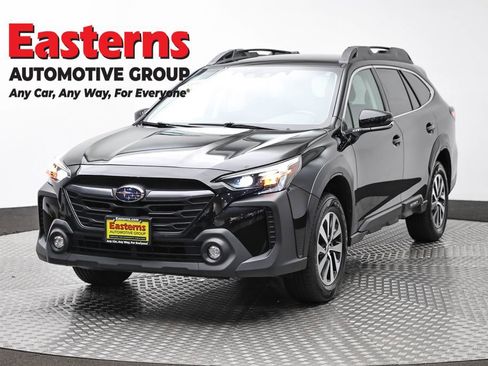 Used 2023 Subaru Outback Premium AWD/4WD image 1