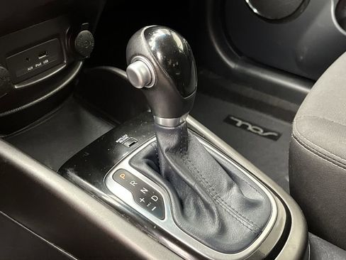 Used 2013 Kia Soul + image 16