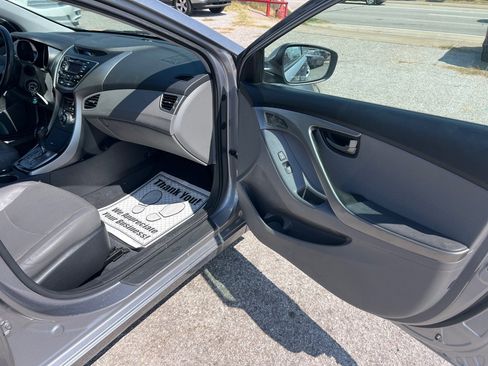 Used 2013 Hyundai Elantra Limited FWD image 21