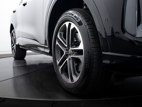 Certified 2025 Audi Q5 Premium w/ Convenience Package image 19