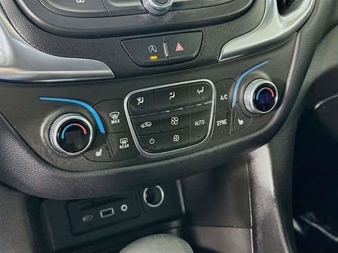 Used 2022 Chevrolet Equinox LT image 22