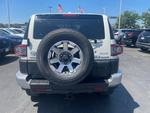 Used 2014 Toyota FJ Cruiser 4WD w/ Convenience Package image 3