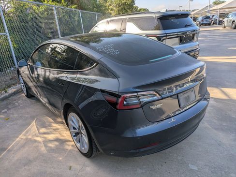 Used 2021 Tesla Model 3 Standard Range Plus image 4