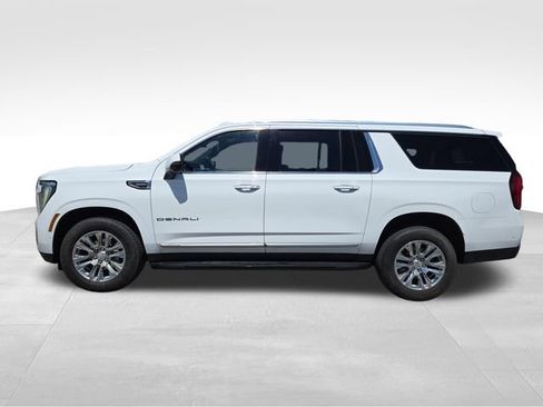 Used 2026 GMC Yukon XL Denali w/ Advanced Technology Package AWD/4WD image 9