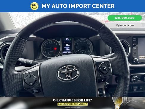 Used 2020 Toyota Tacoma SR5 image 9