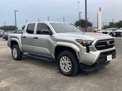 Certified 2025 Toyota Tacoma SR RWD image 3