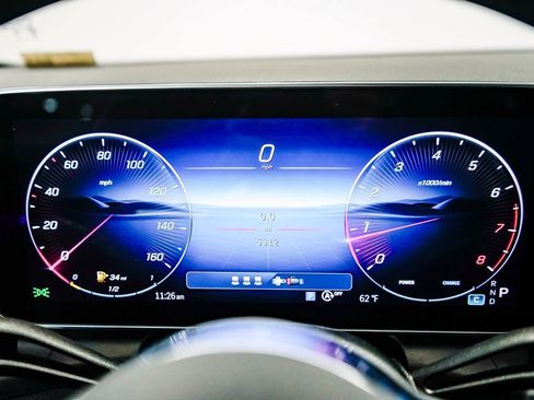 Used 2025 Mercedes-Benz GLC 300 image 24