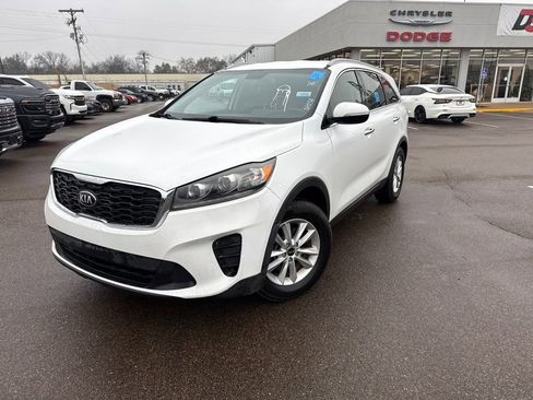 Used 2019 Kia Sorento LX w/ LX Convenience Package image 3