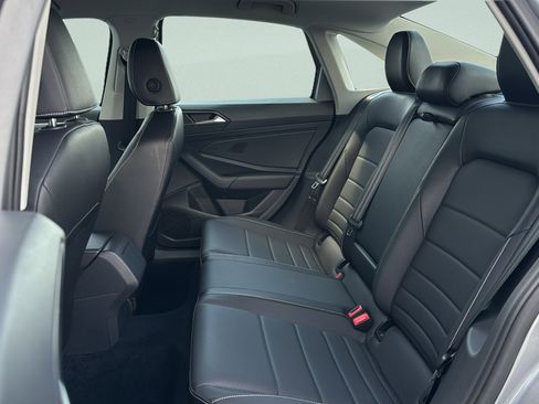 Used 2024 Volkswagen Jetta SE FWD image 26