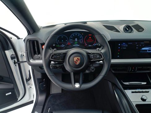 New 2026 Porsche Cayenne E-Hybrid Coupe image 34