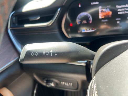 Used 2023 Jeep Grand Cherokee L Summit w/ Advanced Protech Group IV AWD/4WD image 27