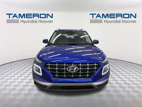 Used 2025 Hyundai Venue Limited image 8
