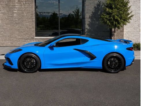 Used 2020 Chevrolet Corvette Stingray Premium Cpe w/ 3LT Preferred Equipment Group RWD image 9