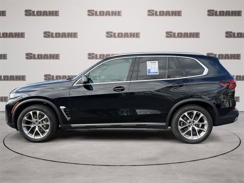 Used 2025 BMW X5 xDrive40i w/ Climate Comfort Package image 2