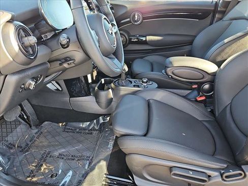 Certified 2024 MINI Cooper SE image 17