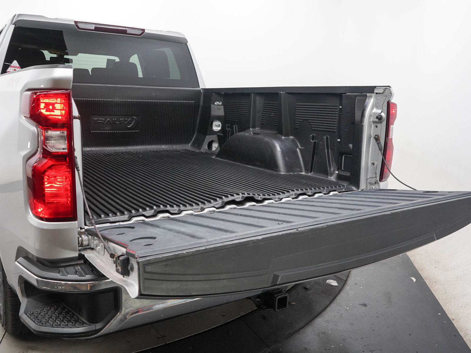 Used 2021 Chevrolet Silverado 1500 LT w/ Work Truck Package AWD/4WD image 9