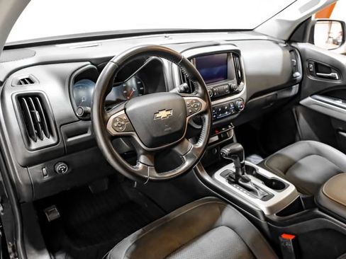 Used 2020 Chevrolet Colorado LT w/ Safety Package RWD image 3