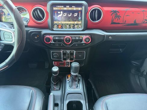 Used 2020 Jeep Gladiator Rubicon AWD/4WD image 17